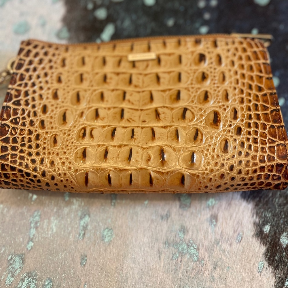 Brahmin 💯 Authentic Croc Wristlet with Dust Cover